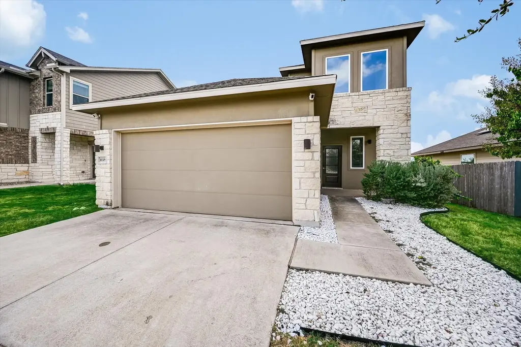16309 Fetching Avenue, Manor