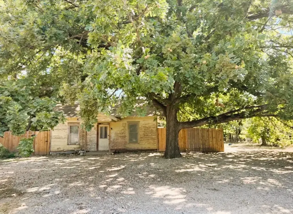 443 W Jackson Street, Bartlett