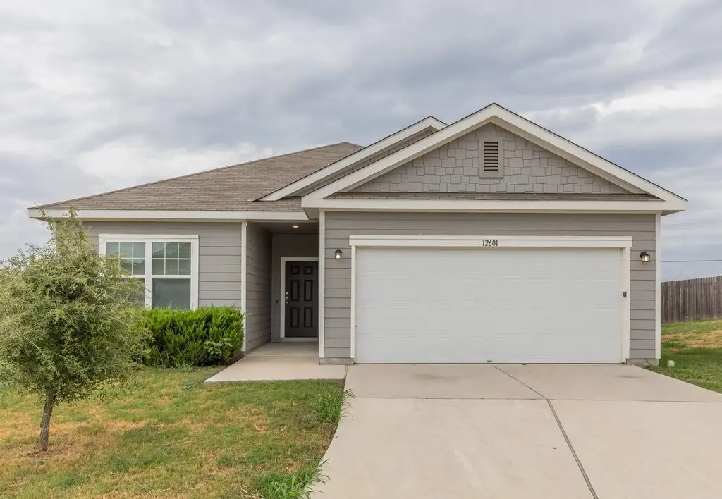 12601 Samuel Adams, Manor