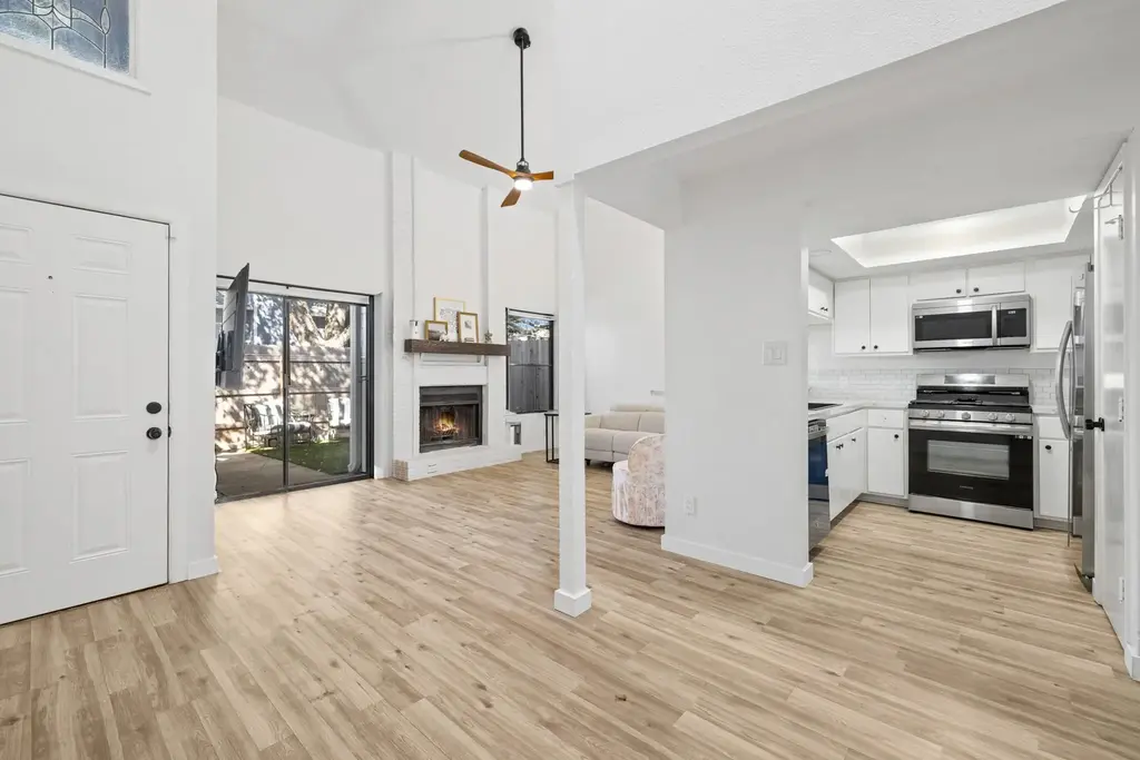 1010 W Rundberg Lane 30, Austin