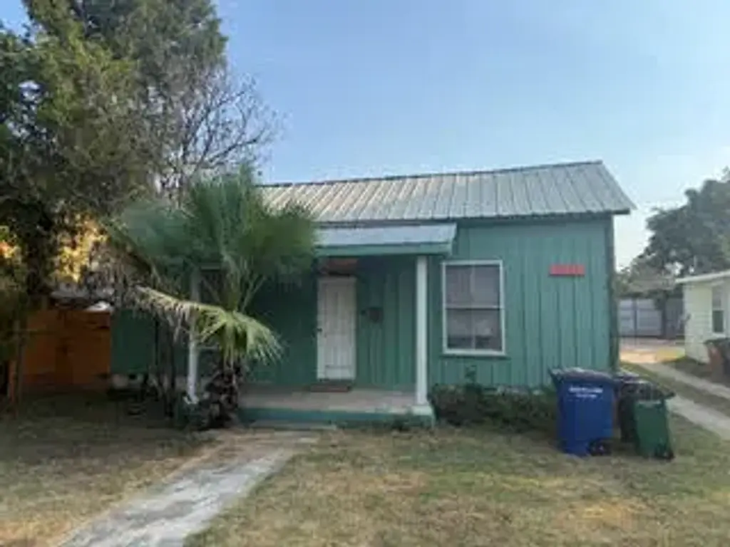 1111 E 2nd Street, Austin