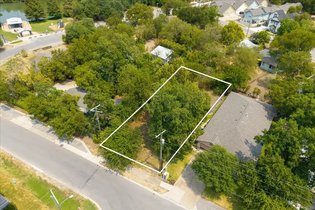 513 N Lewis Street, Round Rock