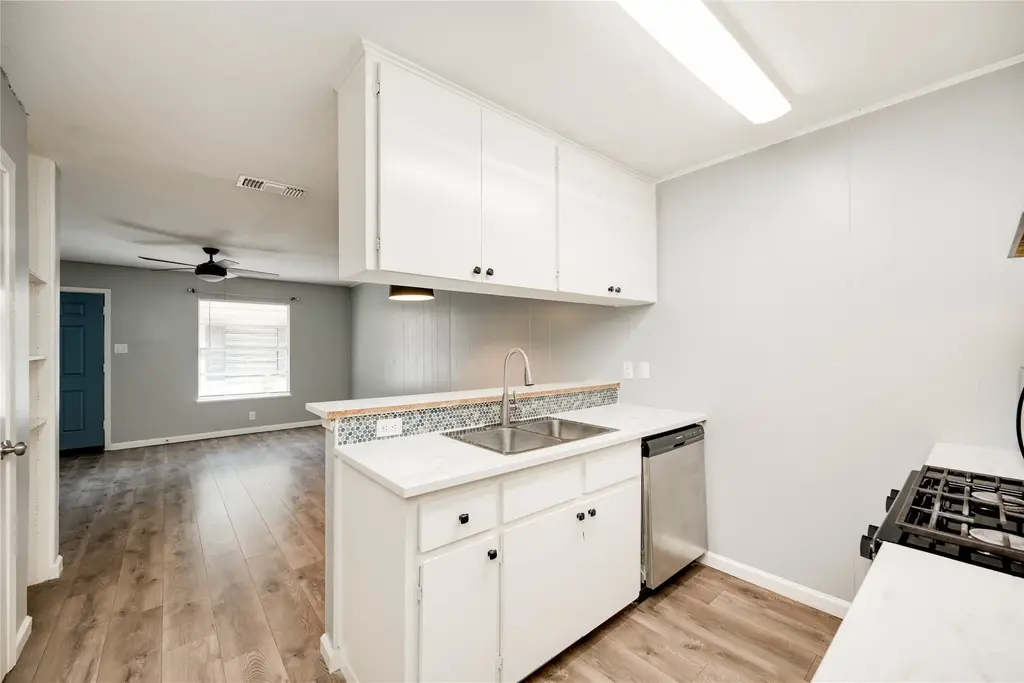 838 N Meadows Drive, Austin