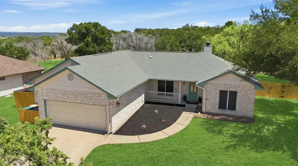 3303 E Scenic Loop, Marble Falls