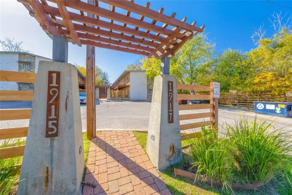 1917 Barge Street 204, Austin