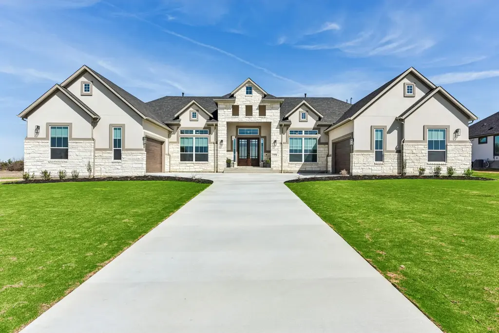 1304 Paxton Lane, Florence