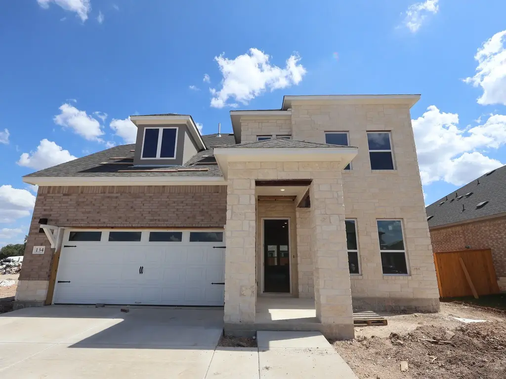 134 Leland Avenue, Buda