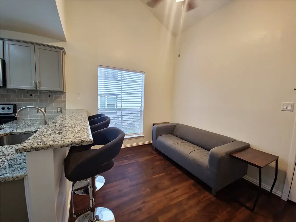 2313 Longview Street 205, Austin