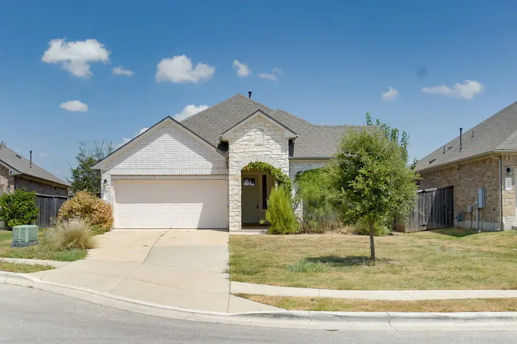 14305 Mcarthur Drive, Manor