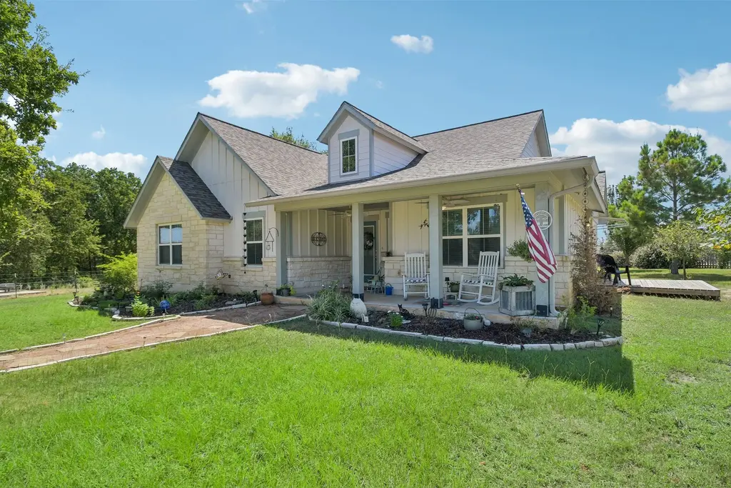 596 Pleasant Grove Loop, Elgin