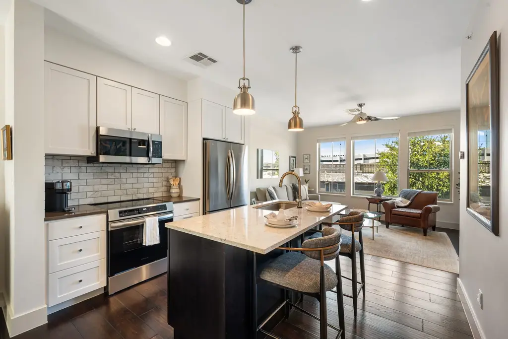 2207 Pasadena Drive 10, Austin