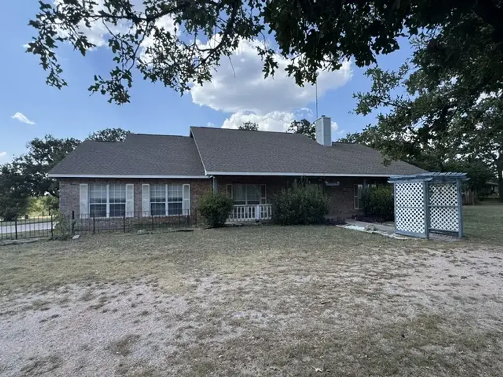 690 Ancient Oaks Drive, Marble Falls