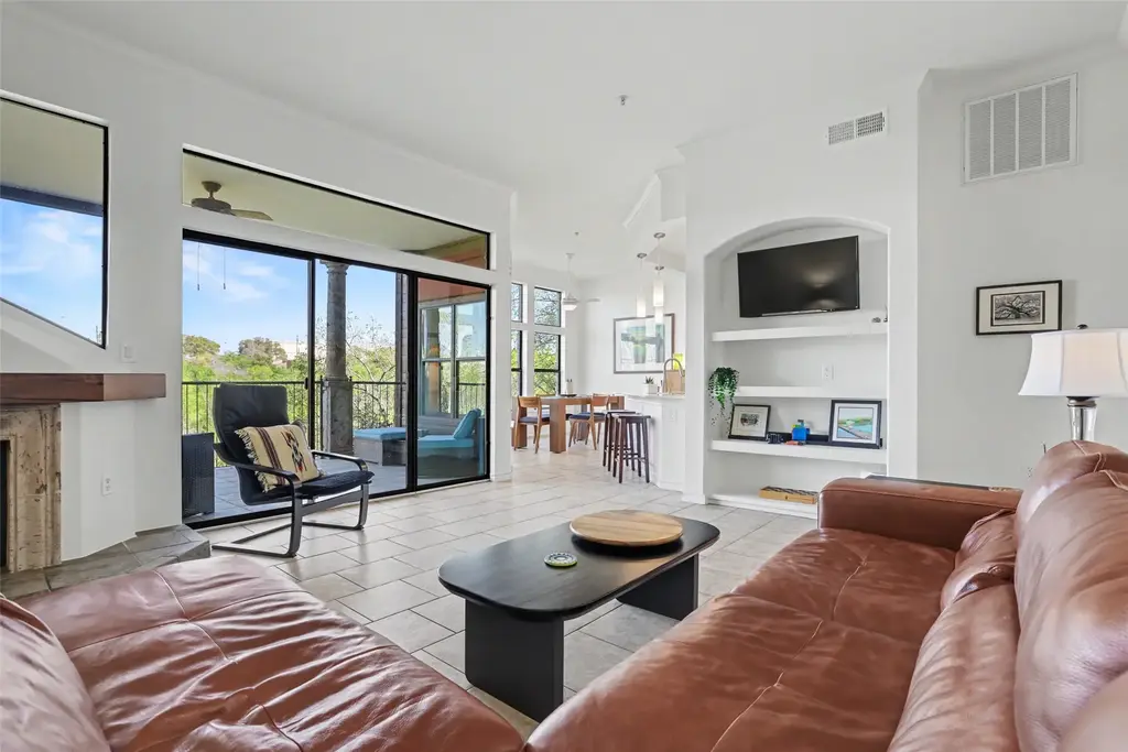 300 San Gabriel Village Boulevard 512, Georgetown