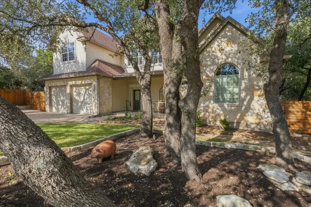 811 Presa Arriba Road, Austin