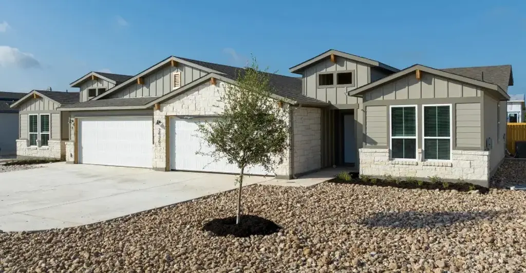 20201 Park Strip Street A - B, Lago Vista