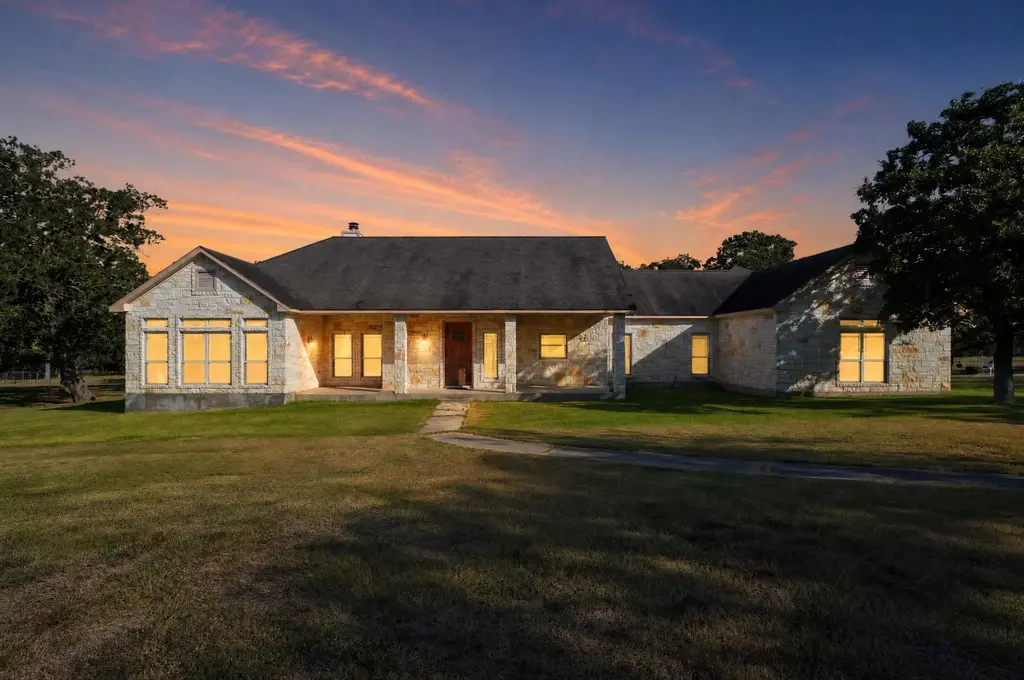 986 High Grove Road, Cedar Creek
