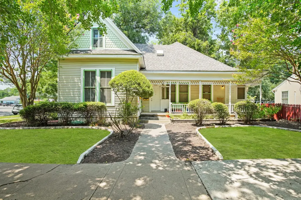 212 W 43rd Street A, Austin