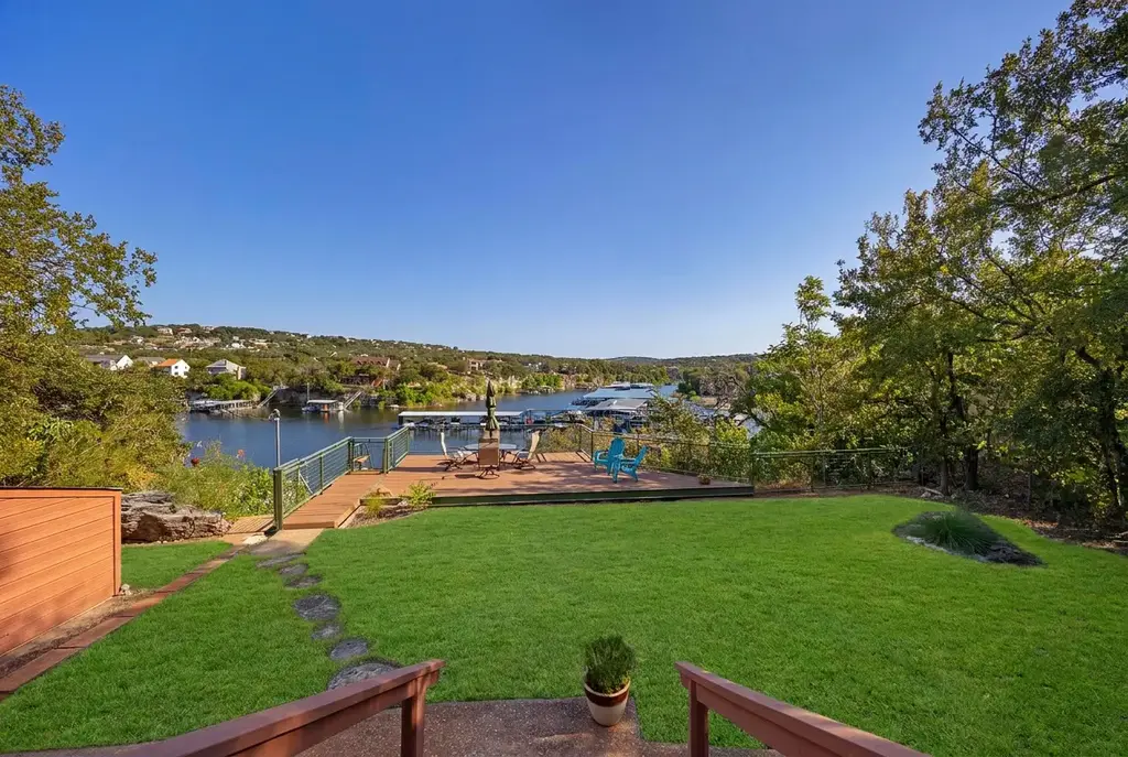 707 Cat Hollow Club Drive, Spicewood