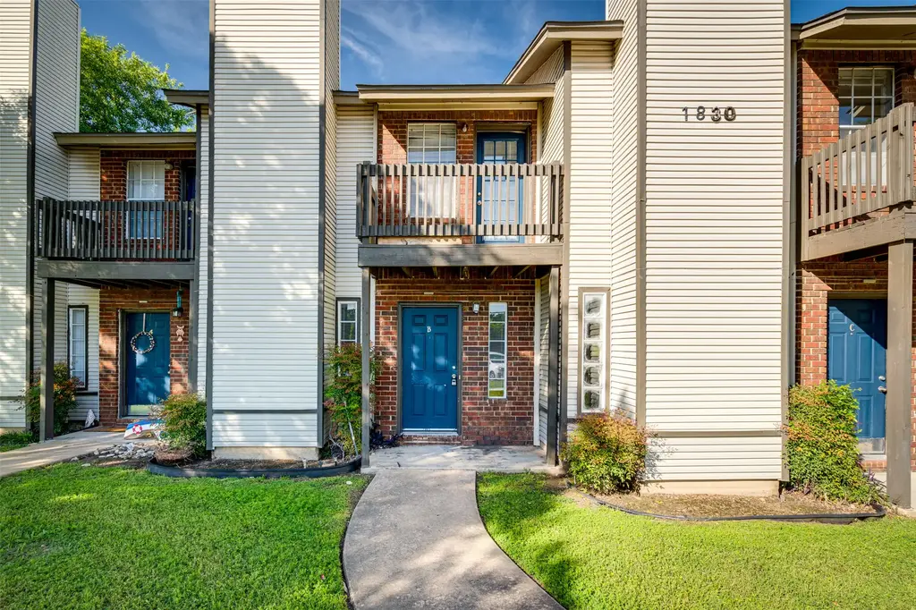 1830 River Crossing Circle B, Austin