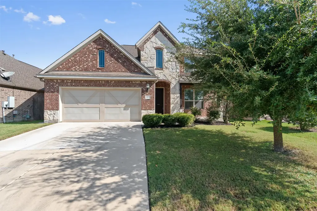 683 Oyster Creek, Buda