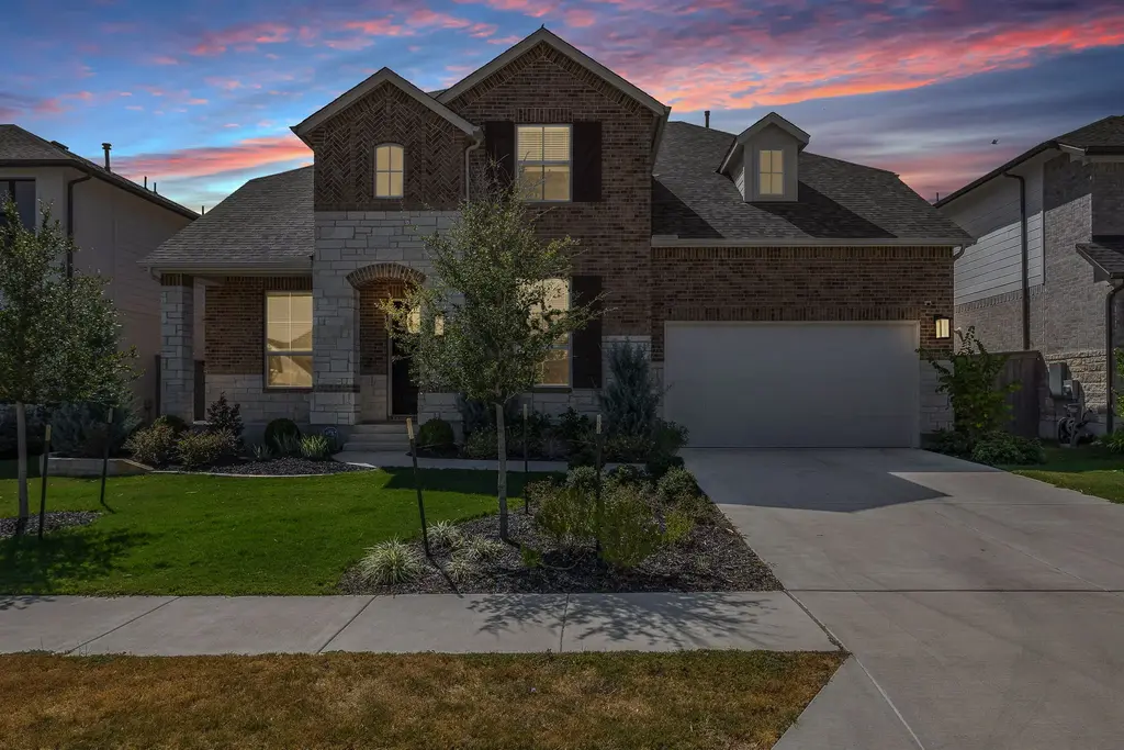 912 Rock Daisy Trail, Hutto