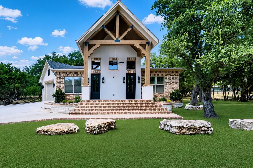 317 Highland Spring Lane, Georgetown