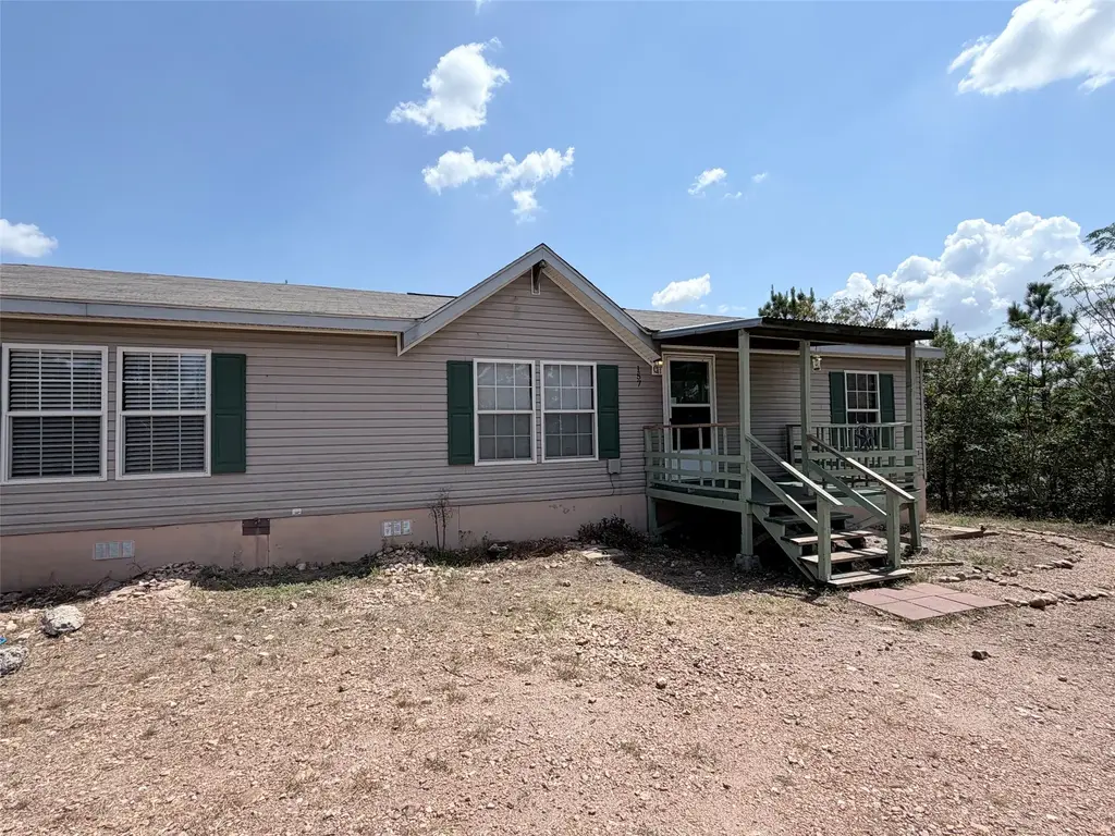 157 Lakeside Drive, Bastrop