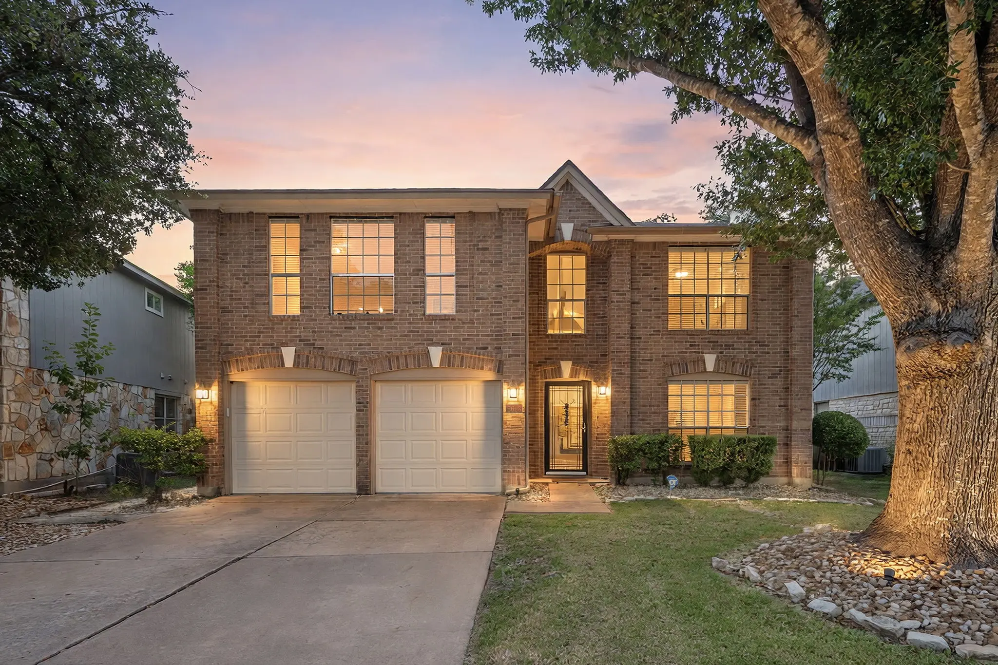 Photo of Listing #3502458