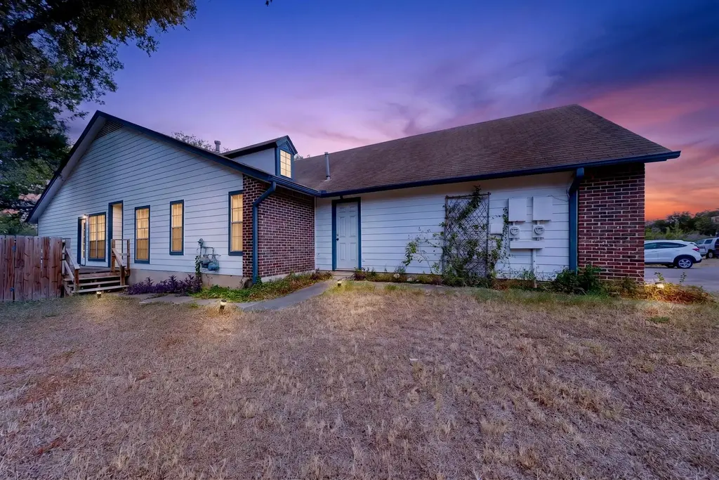 1602 Waterloo Trail B, Austin