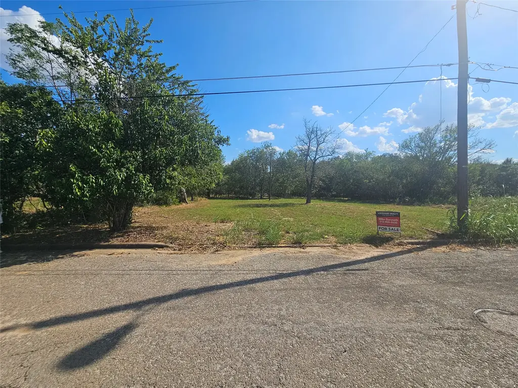 111 Martin Street, Luling