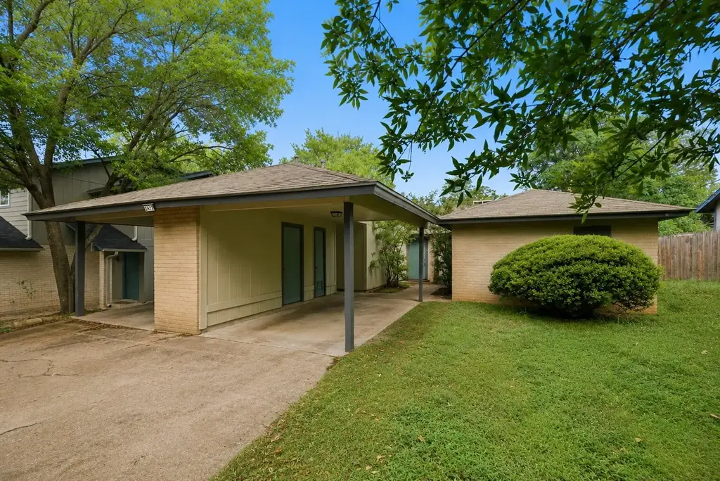 2412 Burleson Court B, Austin