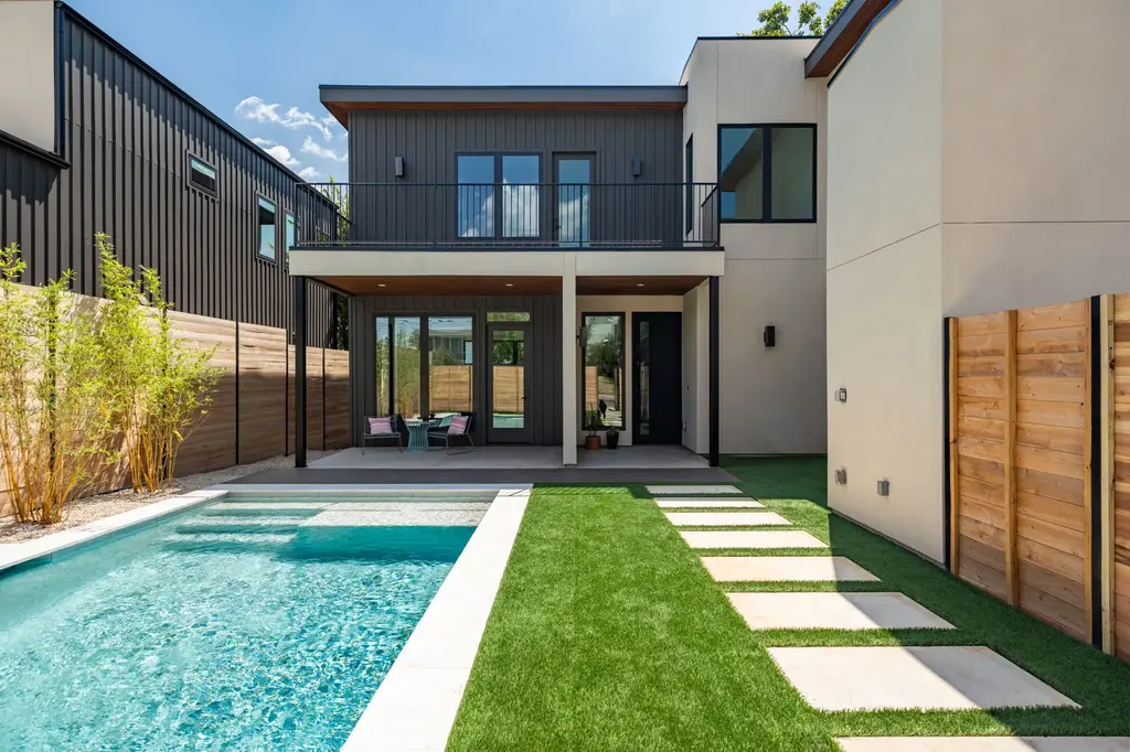 6210 Camino Real, Austin