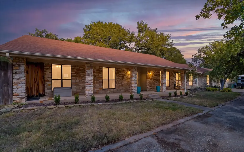312 Southcross Road, Georgetown