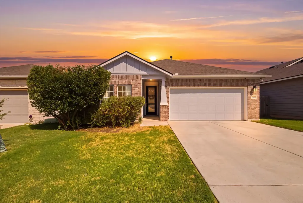 208 Winding Hollow Lane, Georgetown