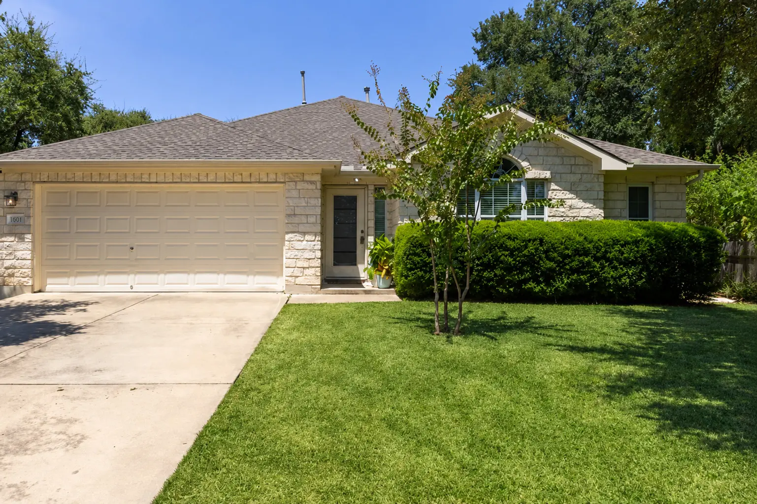 Photo of Listing #1561068