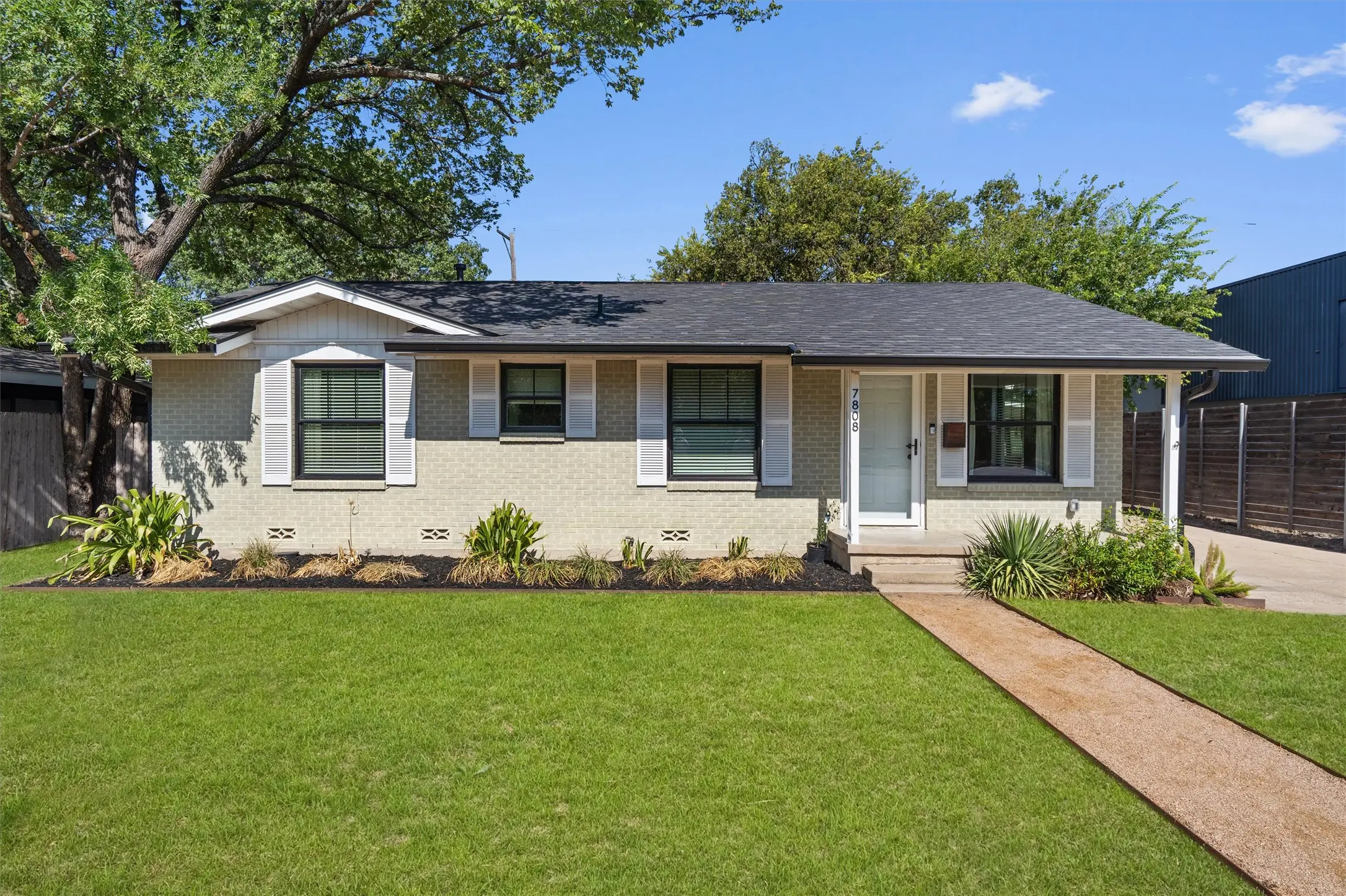 Photo of Listing #5452179