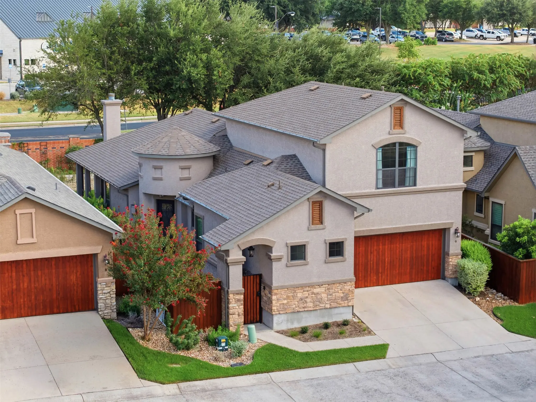 Photo of Listing #4585901