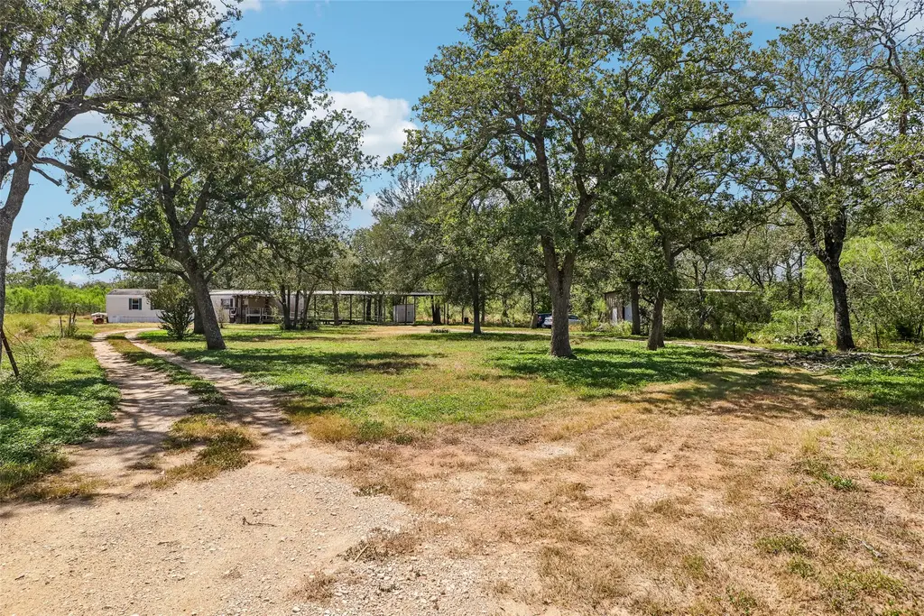 716 W County Road 109 Road, Leesville