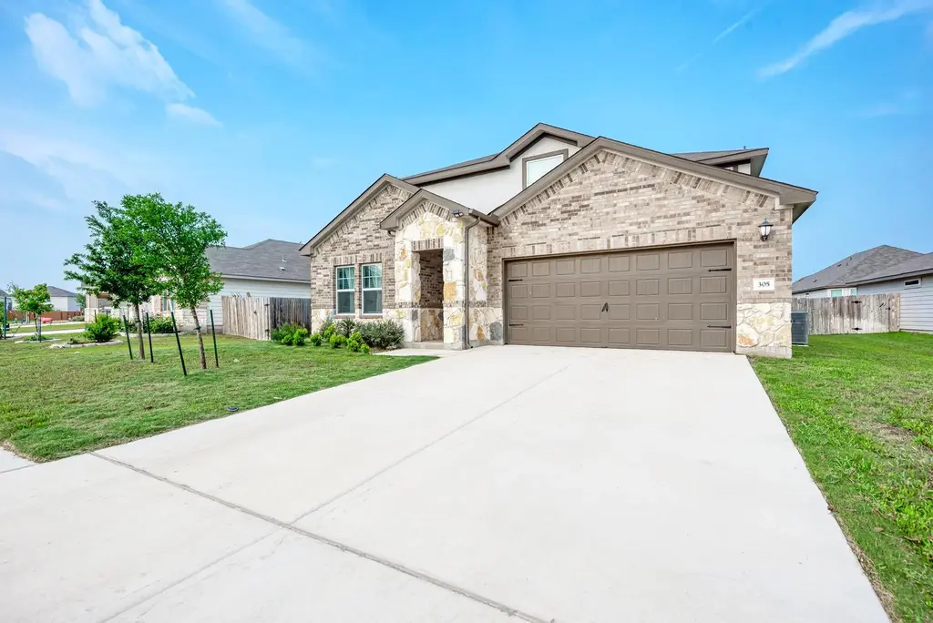 305 Windy Reed Road, Hutto