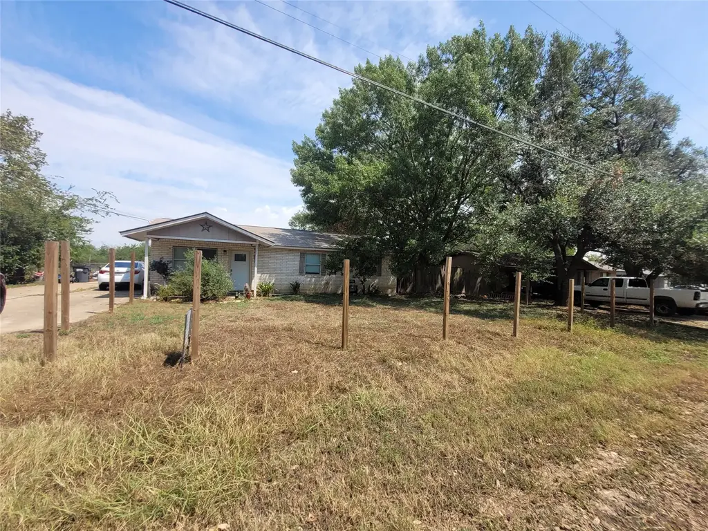 134 Whispering Pines Drive, Bastrop
