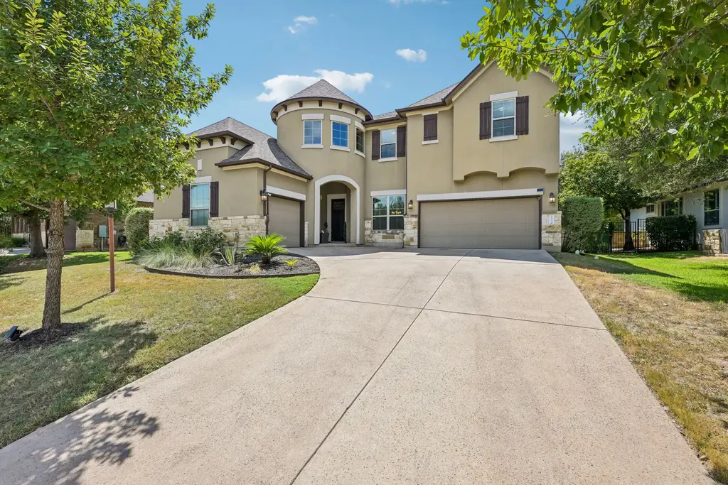 213 Lake Como Drive, Lakeway