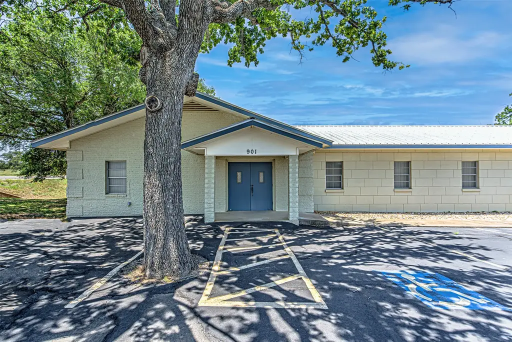 901 Lillian Dean Road, Buchanan Dam