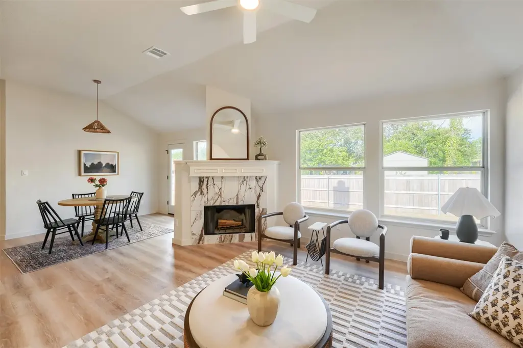 1012 N Railroad Avenue, Pflugerville