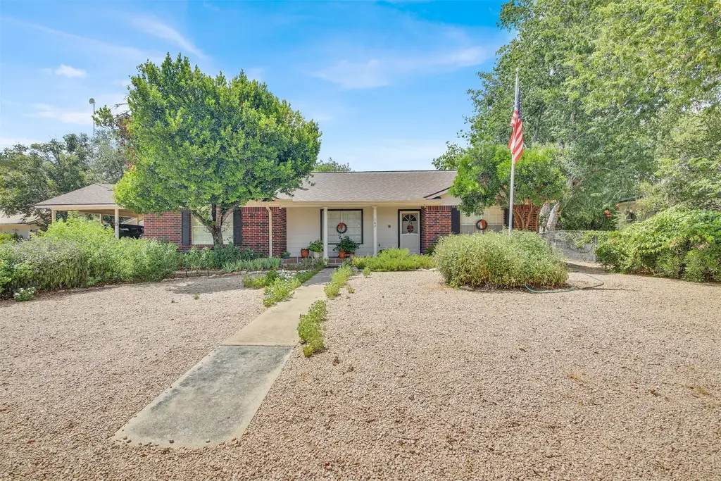 107 Taylor Drive, Spicewood