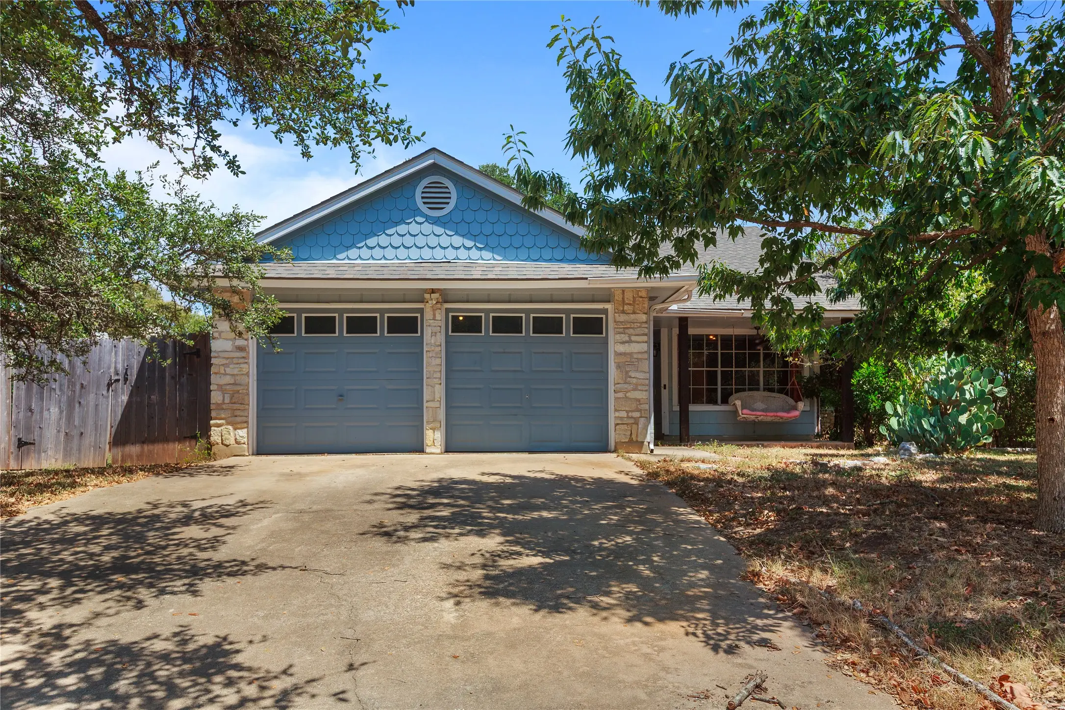 Photo of Listing #1781351