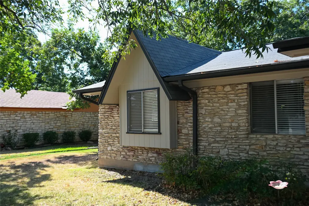 401 Dove Creek Drive, Round Rock