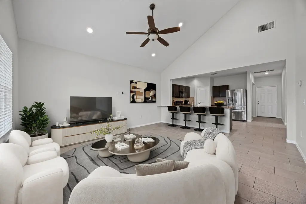 518 Luna Vista Drive, Hutto