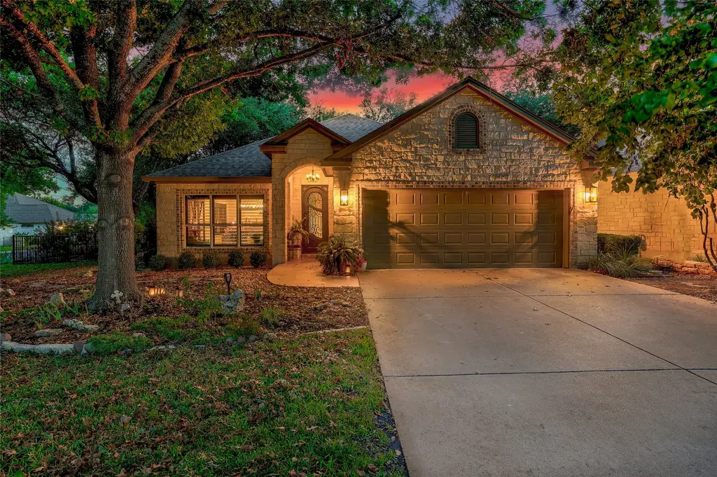 111 Brazos Drive, Georgetown