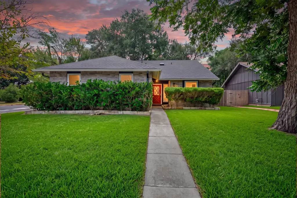 6605 Woodhue Drive, Austin