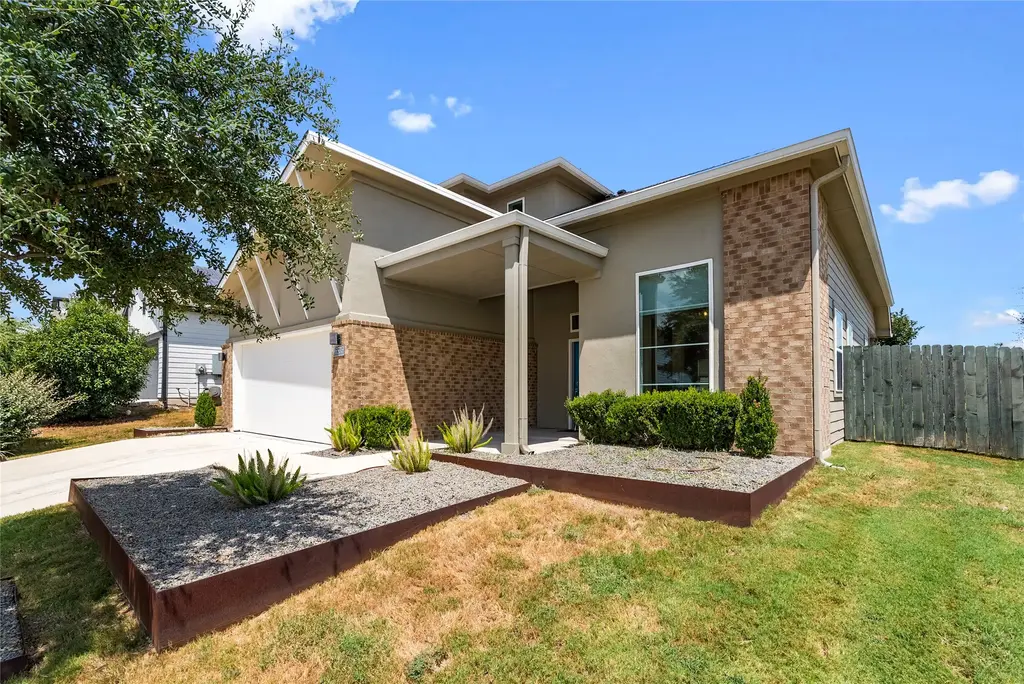 16536 Summery Street, Manor